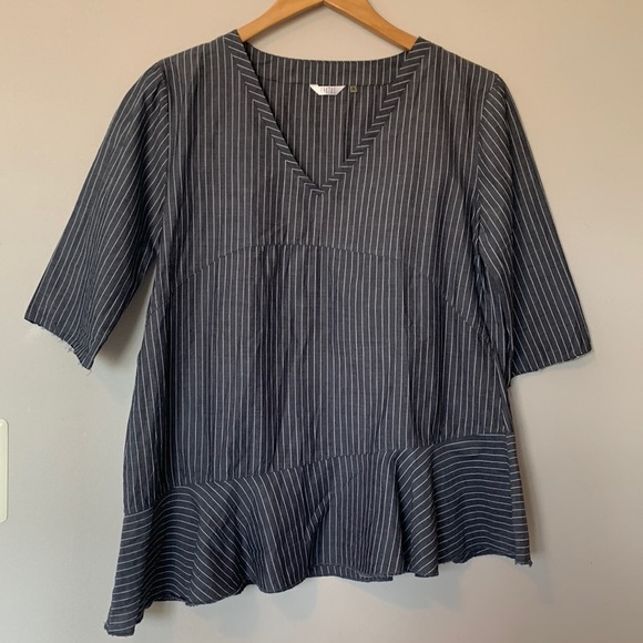 Asymmetrical hem gray and white striped top - Picture 1 of 5